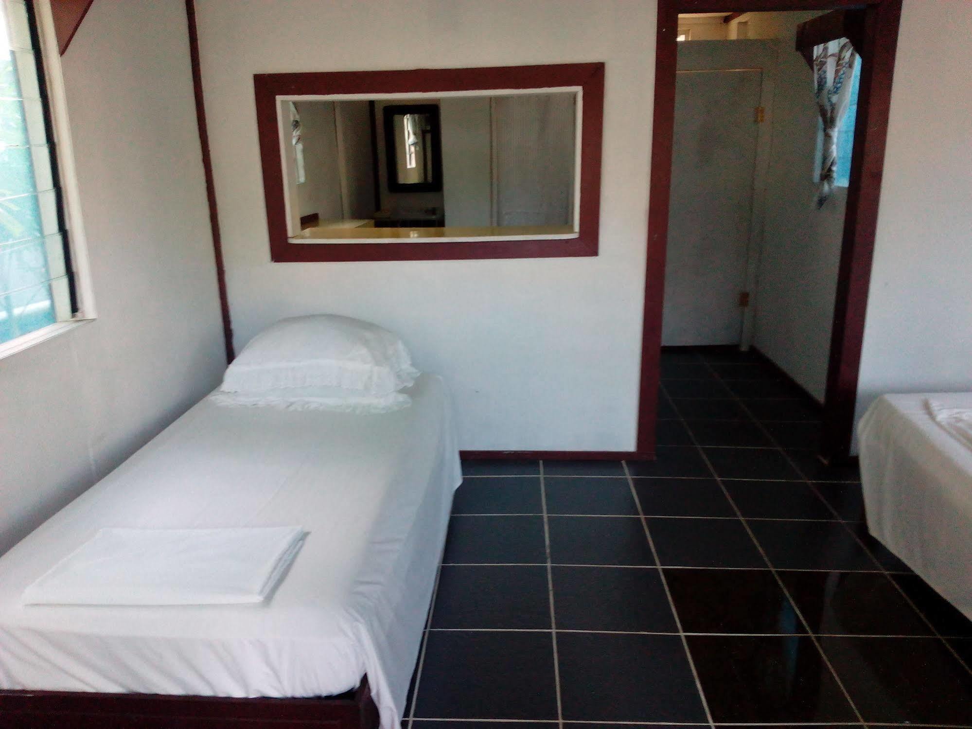 Hotel Vacations Beach Fale Manase Zewnętrze zdjęcie