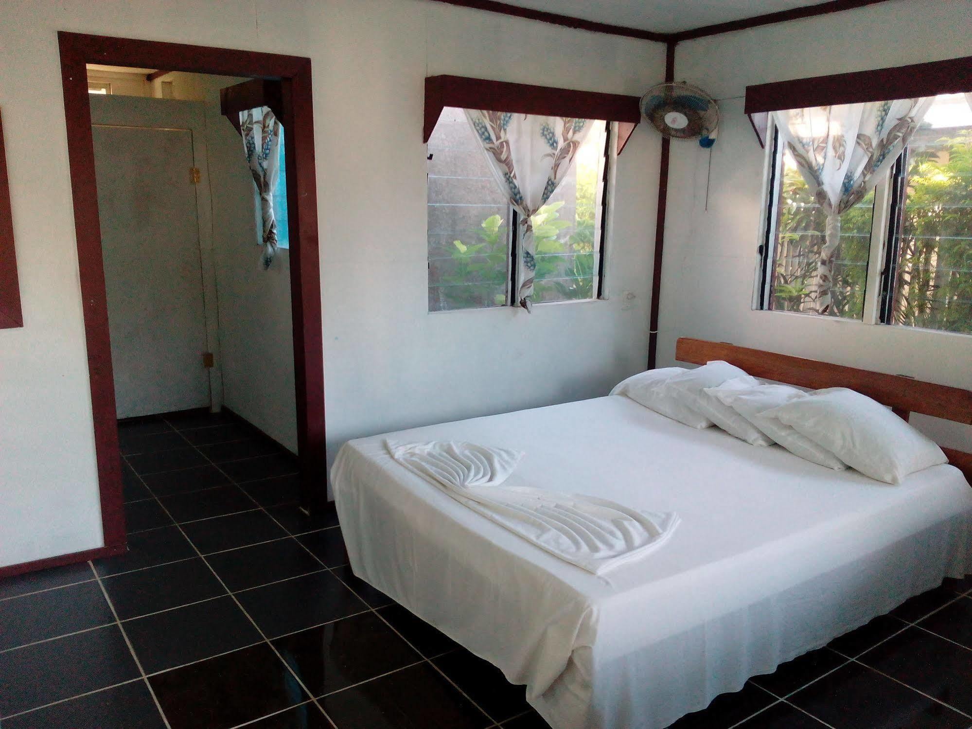 Hotel Vacations Beach Fale Manase Zewnętrze zdjęcie